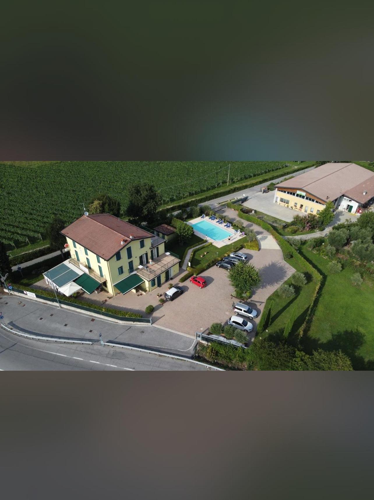 Albergo Quatro Pini Pozzolengo Bagian luar foto